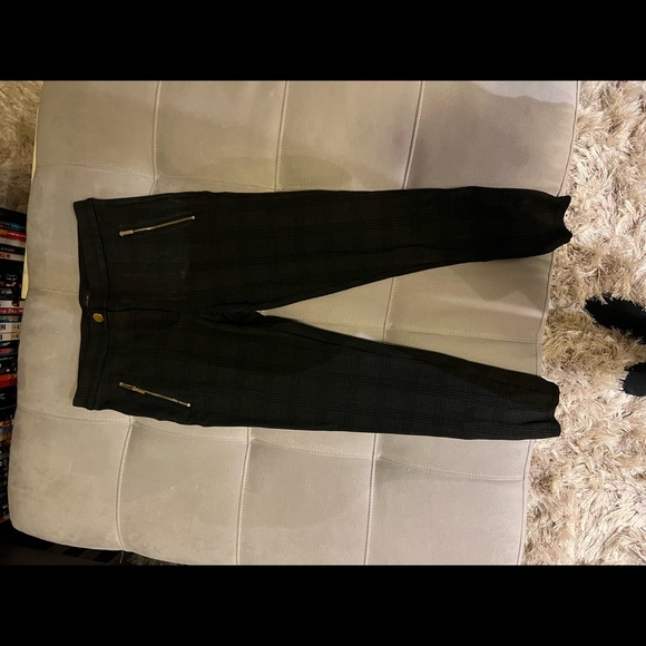 Ann Taylor size 8 plaid ankle cut stretch material with gold zippers - Picture 3 of 4